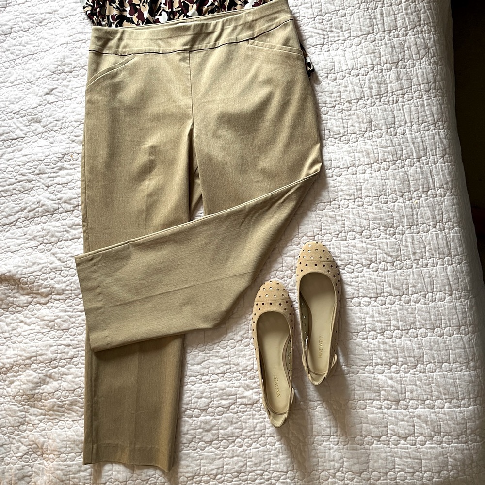 TALBOTS Straight Leg Tan Pedal Pusher Slacks. Gently Worn. So Cute! Size 14❣️